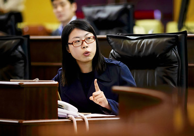 Macau Lawmakers Grow Antsy Over Re-Tendering Plans