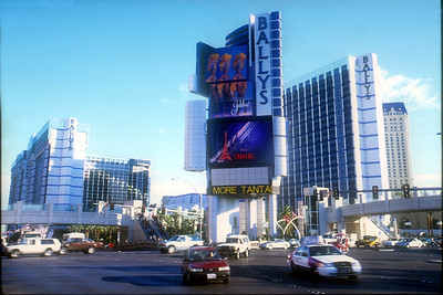Caesars to Sell a Las Vegas Casino in ’22